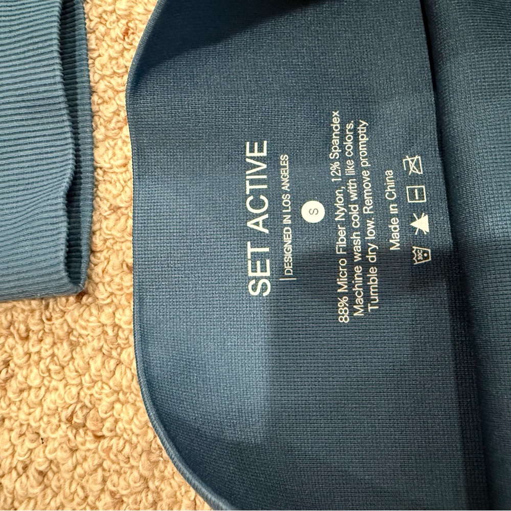 SET Active Teal Leggings and Top Set - Picture 2 of 3